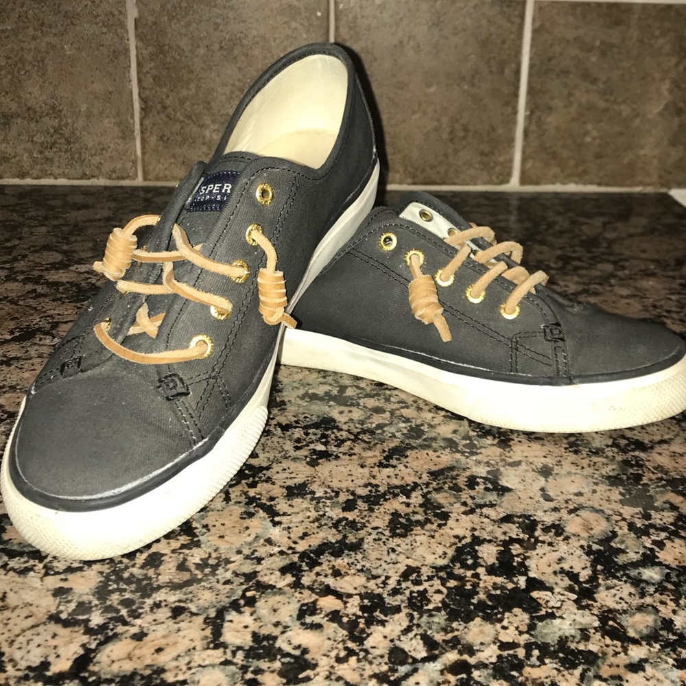 Women’s Sperry Top Sider boat shoe navy blue 7.5